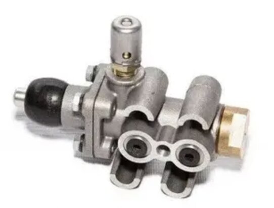 Клапан 15.1772040 включения делителя КАМАЗ - Фото 1